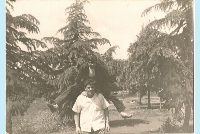 <span>Chema Roldán Mariscal y yo saltandole</span>